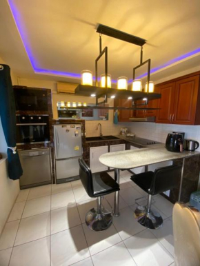 3 bedroom renovated house with in - and outdoor jacuzzi